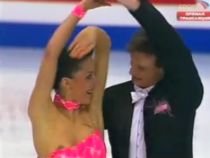 Spectacol sexy pe gheaţă. Vicecampioana Rusiei a patinat cu un sân la vedere (VIDEO)