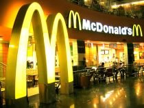 Când multe companii concediază, McDonald's vrea să angajeze 12.000 de persoane în Europa