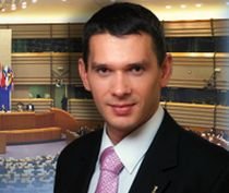 Fostul consilier al lui Boc, Rareş Niculescu, noul purtător de cuvânt al Guvernului