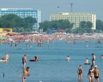 Udrea se aliază cu Mazăre pentru a da plajele primăriei şi hotelurilor	

