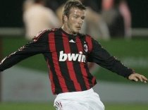 AC Milan l-a trecut pe Beckham pe lista jucătorilor disponibili pentru Cupa UEFA