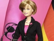 În Germania a fost lansată o păpuşă Barbie cu chipul Angelei Merkel