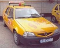 Taximetrist fără permis de conducere, prins pe străzile din Piteşti