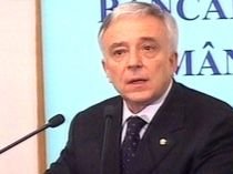 Isărescu: BNR a vândut un miliard de euro pentru a steriliza valuta preschimbată de Finanţe în lei
