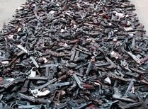 Franţa, acuzată că a tolerat traficul de armament către Angola
