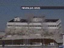 Implozie la Dacia. O clădire administrativă, de zece etaje, a fost demolată (VIDEO)