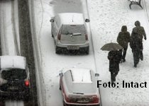Circulaţie în condiţii de iarnă, pe mai multe şosele din ţară. Vedeţi drumurile cu probleme