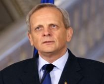 Stolojan: România trimite o cerere de finanţare la Comisia Europeană în martie