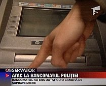 Tupeu de hoţ. Atac la bancomatul din sediul Poliţiei Române