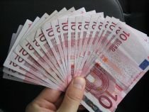 Senatorul avocat Şoavă primeşte un milion de euro de la Primăria Capitalei

