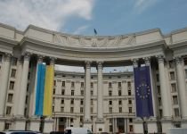 Războiul expulzărilor: Doi diplomaţi români de la Kiev ar putea fi trimişi în ţară