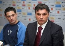 E oficial. Cosmin Olăroiu şi-a dat demisia de la Al-Hilal şi dă vina pe presiunea care a început să afecteze echipa