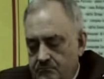 Prefectul din pădurea adormită: Ion Florescu a tras un pui de somn în mijlocul unei şedinţe (VIDEO)