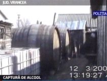 Peste 1,5 milioane de litri băuturi alcoolice contrafăcute, confiscaţi în Vrancea 
