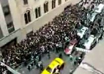 De la vis, la lupte de stradă: Mii de modele s-au călcat în picioare pentru show-ul Tyrei Banks (VIDEO)