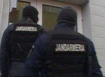 Permise obţinute fraudulor, la Cluj: Mai mulţi ofiţeri, suspectaţi că au luat 5.000 de euro mită 