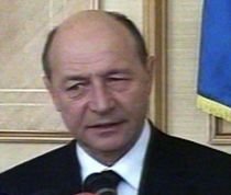 Băsescu, Boc şi Pogea discută la Bruxelles despre criza economică