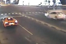 Accident de circulaţie impresionant, filmat de camerele de supraveghere (VIDEO)