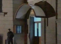 Scandalul "Popoviciu via DGIPI" ajunge la MAE: Consulul Tiberiu Dinu, acuzat că a intervenit pentru ministrul Sănătăţii
