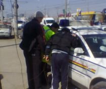 De'ale lui Garcea. Doi poliţişti de la circulaţie şi-au încuiat cheile în maşină(FOTO)