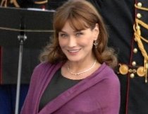 Carla Bruni-Sarkozy, la Bucureşti. Soţia preşedintelui francez, invitată la Festivalul de modă Pasarela