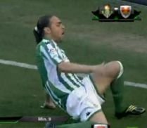 Accidentare stupidă a lui Sergio Garcia, când sărbătorea marcarea unui gol (VIDEO)