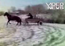 Drift cu un singur cal putere. Vezi cum poţi să derapezi cu o căruţă (VIDEO)