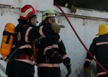 Pericol de explozie: O cisternă încărcată cu metanol s-a răsturnat într-o curbă dintre Cluj şi Zalău
