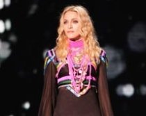 Madonna a donat jumătate de milion de dolari sinistraţilor din Italia