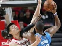 Yao ghidează Houston spre o victorie Magică (VIDEO)
