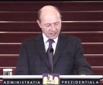 Băsescu: Voronin vrea să ridice o cortină de fier peste Prut, noi vom avea un comportament european
