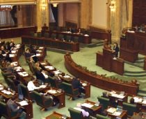 Pe timp de criză, parlamentarii muncesc mai puţin. Doar 75 de legi votate, faţă de 125 în 2008