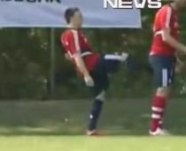Glume ca între colegi: Ribery i-a dat un şut între picioare lui Toni la un antrenament (VIDEO)