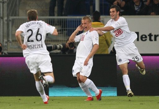 Hertha învinge la Hoffenheim şi continuă să spere la titlu (VIDEO)