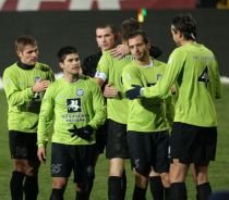Unirea Urziceni a rezolvat în 10 minute meciul de la Iaşi, 0-2, şi rămâne în coasta lui Dinamo