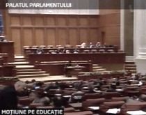 Moţiunea PNL pe educaţie, respinsă de Parlament