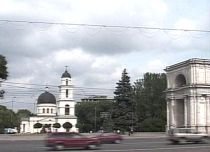 Alertă cu bombă la mai multe instituţii din Chişinău 