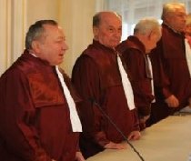 Magistraţii, pârâţi de Băsescu la Curtea Constituţională pentru că îşi fac propriul buget (VIDEO)