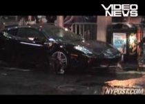 New York. Pietoni spulberaţi de un Ferrari în timpul unei cascadorii de pe Times Square (VIDEO)
