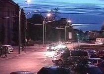 "Meci" în plină stradă: Trei arbitri şi un ofiţer de la Crimă Organizată s-au bătut în trafic (VIDEO)