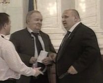 "Burta Jos!": Cristian Ţopescu invită parlamentarii să lucreze în weekend la siluetele lor (VIDEO)
