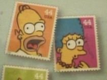 Familia Simpsons, pe cărţile poştale. Timbre cu simpaticele personaje, pe piaţa din SUA (VIDEO)