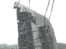 O parte din epava navei Transilvania, scufundată acum 30 de ani, a fost scoasă la suprafaţă (VIDEO)