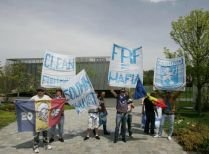 Speriaţi că ar putea retrograda, suporterii "U" Craiova au mers în Elveţia la sediul FIFA să protesteze