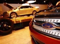 Ford vinde 300 milioane acţiuni 

