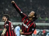 Ronaldinho vrea să plece de la AC Milan. Ajunge la Manchester City sau la Flamengo?