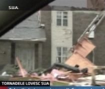 Tornade violente în SUA. Doi oameni au murit şi zeci de case au fost distruse (VIDEO)