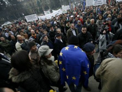 Sute de mii de sindicalişti din toată Europa au protestat la Praga şi Berlin 