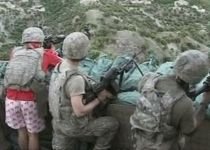 Soldat american, filmat în boxeri, în timpul unui schimb de focuri din Afganistan (VIDEO)