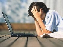 Ziua protejării copiilor în spaţiul online: 50% dintre adolescenţi au postat pe internet date personale